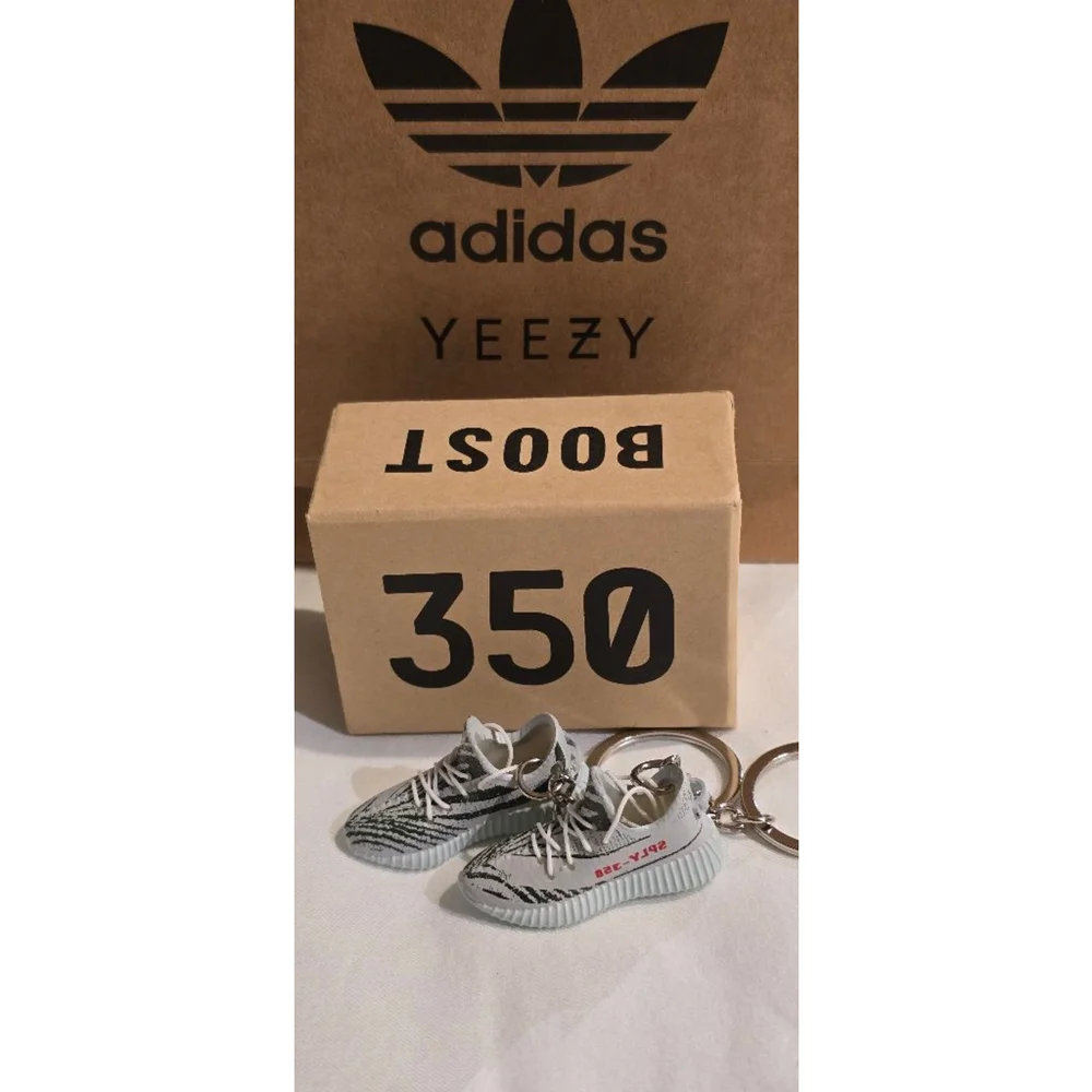 Unisex Sneaker Keychain Set with Box and Bag One Size